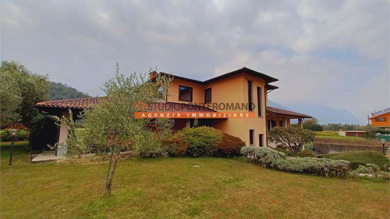 Villa in vendita a Borgofranco d'Ivrea